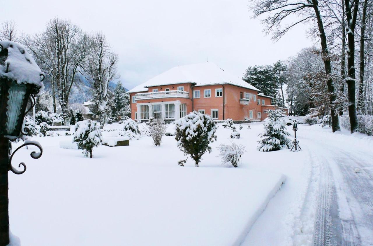 Svatojansky Kastiel Hotel Liptovsky Jan Bagian luar foto
