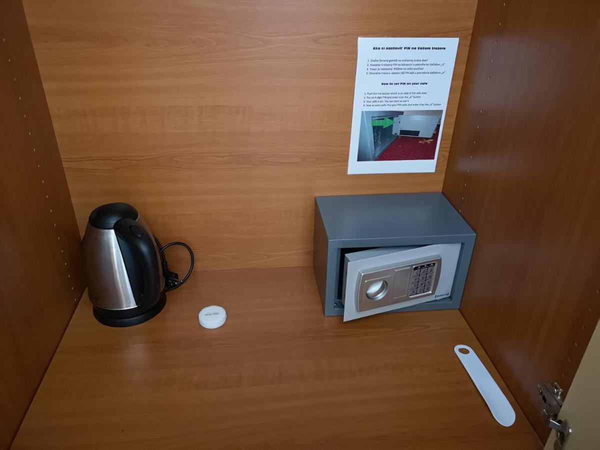 Svatojansky Kastiel Hotel Liptovsky Jan Bagian luar foto