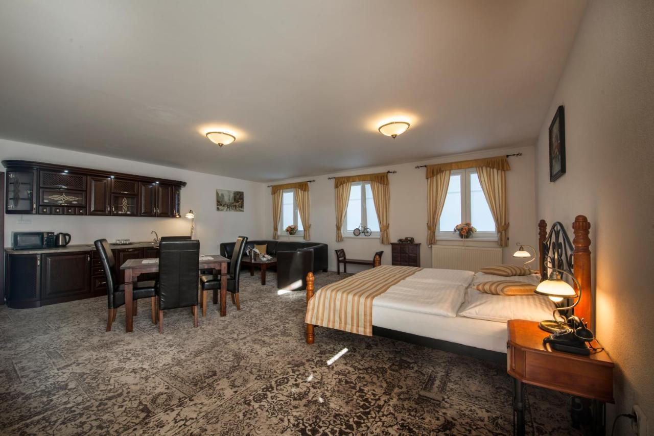 Svatojansky Kastiel Hotel Liptovsky Jan Bagian luar foto