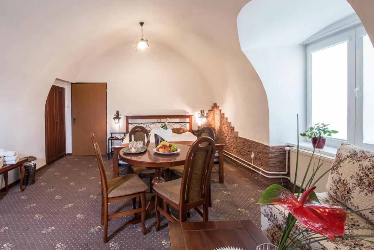 Svatojansky Kastiel Hotel Liptovsky Jan Bagian luar foto