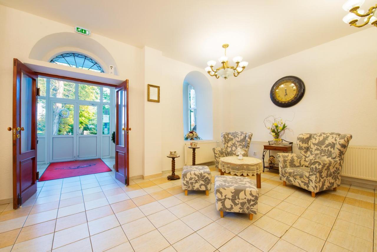 Svatojansky Kastiel Hotel Liptovsky Jan Bagian luar foto