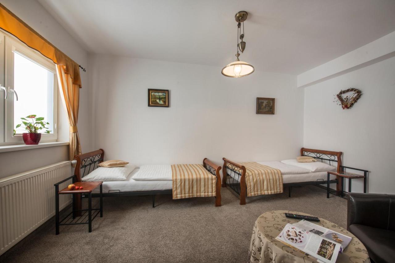 Svatojansky Kastiel Hotel Liptovsky Jan Bagian luar foto