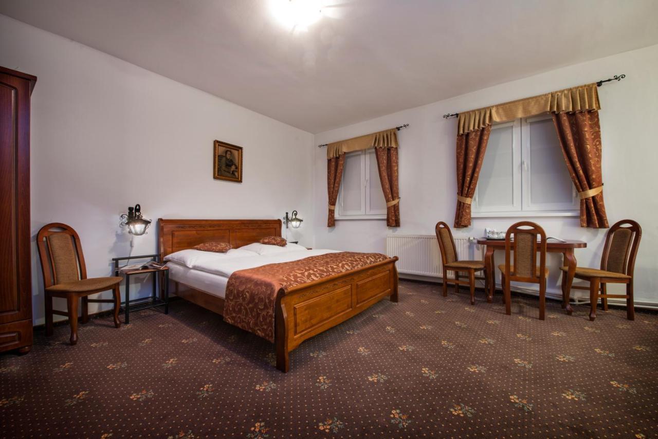 Svatojansky Kastiel Hotel Liptovsky Jan Bagian luar foto